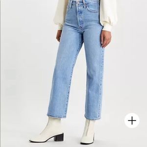 Levi’s Ribcage Jeans